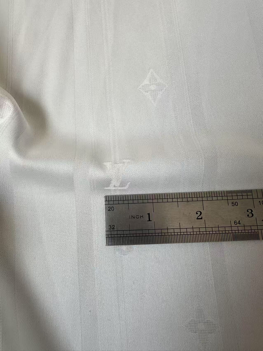 LV-Style White Silk Fabric for Sewing
